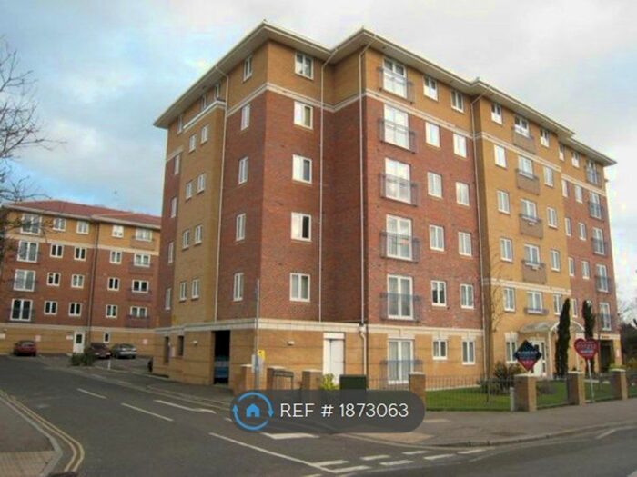 2 Bedroom Flat To Rent In Farnborough Road, Hampshire, GU14