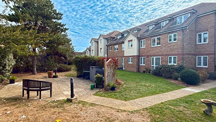 1 Bedroom Property For Sale In Brighton Road, Lancing, BN15
