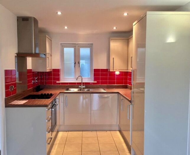 1 Bedroom Flat To Rent In Church Road, Addlestone, KT15