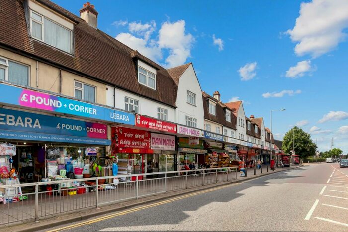 2 Bedroom Flat To Rent In Wood Lane, RM8