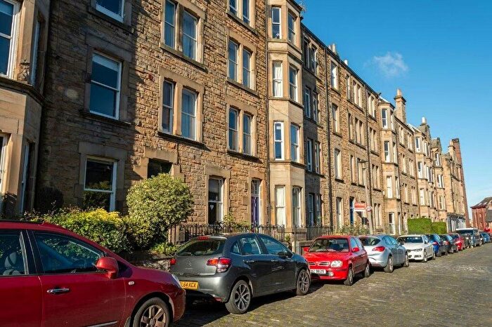 2 Bedroom Flat To Rent In Merchiston Grove, Edinburgh, EH11
