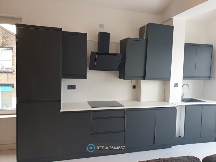 1 Bedroom Flat To Rent In Garratt Lane, London, SW18