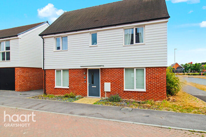 3 Bedroom Detached House For Sale In Douglas Drive, Bordon, GU35