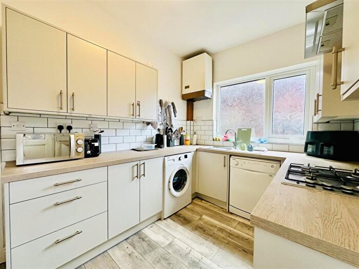 6 Bedroom House To Rent In Woodborough Road, Nottingham, NG3