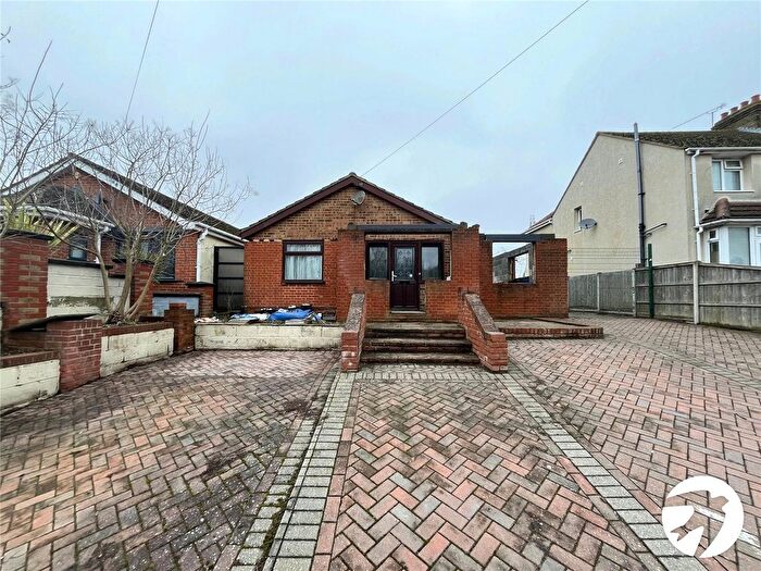 2 Bedroom Bungalow For Sale In Bobbing Hill, Bobbing, Sittingbourne, Kent, ME9