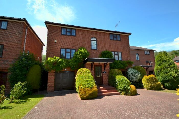 4 Bedroom Detached House To Rent In Clappers Meadow, Maidenhead, SL6