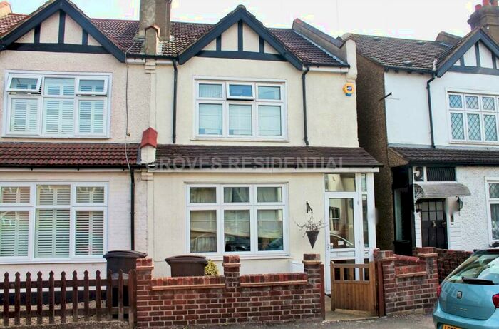 4 Bedroom Semi-Detached House To Rent In Mount Pleasant Road, New Malden, KT3