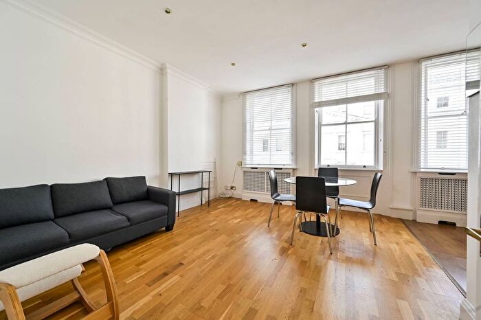 2 Bedroom Flat To Rent In Kensington Park Road, Westbourne Grove, London, W11
