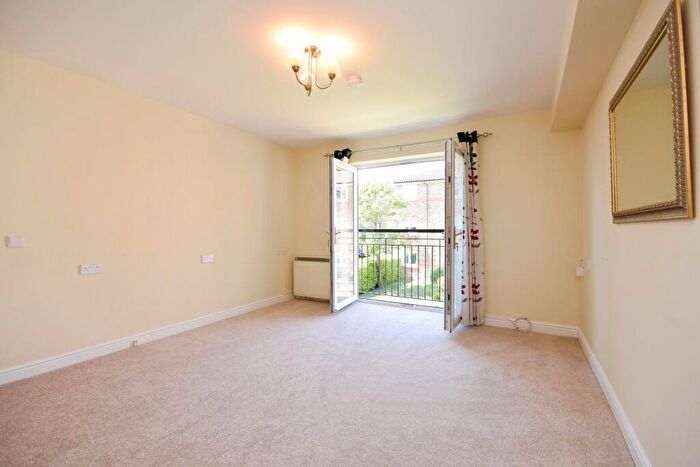 2 Bedroom Apartment For Sale In Tabor Place, Braintree, CM7