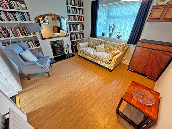 2 Bedroom End Of Terrace House For Sale In Williams Road, Shoreham-by-Sea, BN43