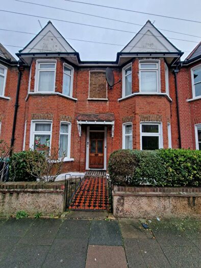 2 Bedroom Flat To Rent In Langham Road, London, N15