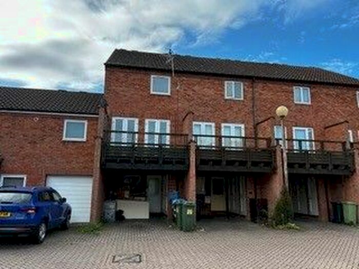 3 Bedroom Terraced House To Rent In Barbers Mews, Meath Hill, MK14