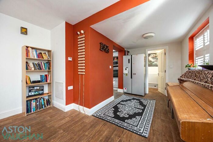 3 Bedroom End Of Terrace House For Sale In Kingsbury Road, Brighton, BN1