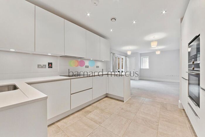 1 Bedroom Flat To Rent In Foxley Lane, Purley, CR8