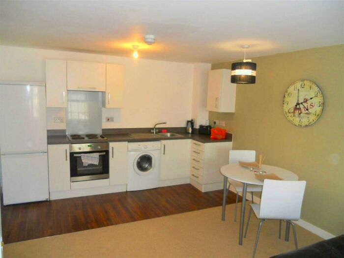 2 Bedroom Flat To Rent In Swindon, SN1