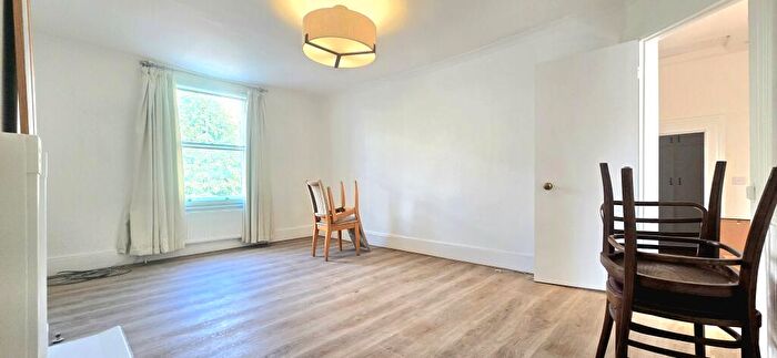 3 Bedroom Apartment To Rent In Battersea High Street, Wandsworth, London, SW11