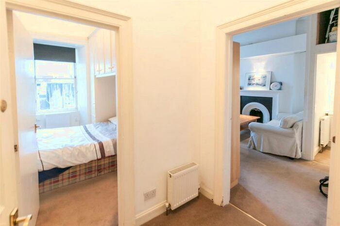 Flat To Rent In Frederick Street, Edinburgh, EH2