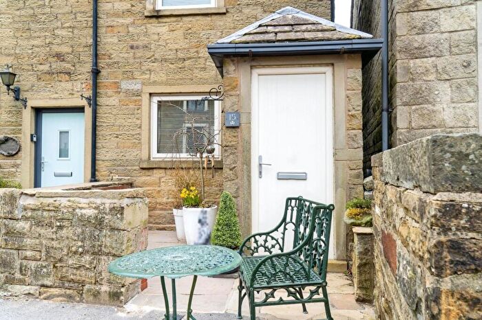 2 Bedroom Terraced House To Rent In Ormerod Street, Worsthorne, Burnley, Lancashire, BB10