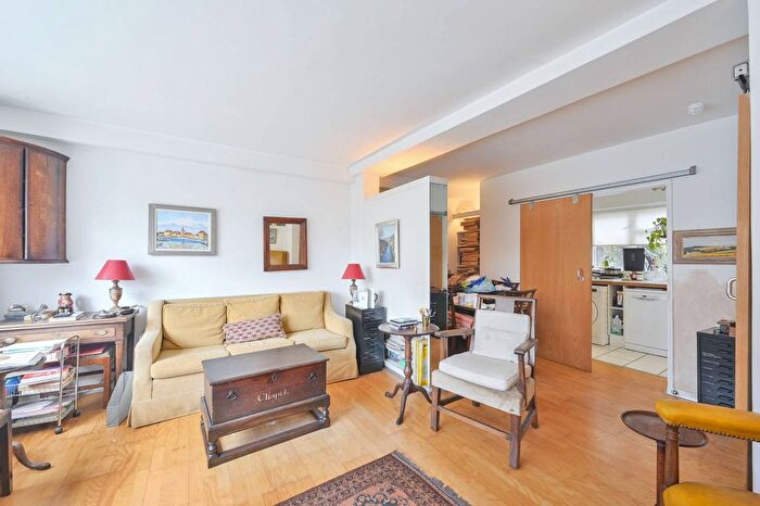 1 Bedroom Flat For Sale In Grosvenor Lodge, , Pimlico, London, SW1