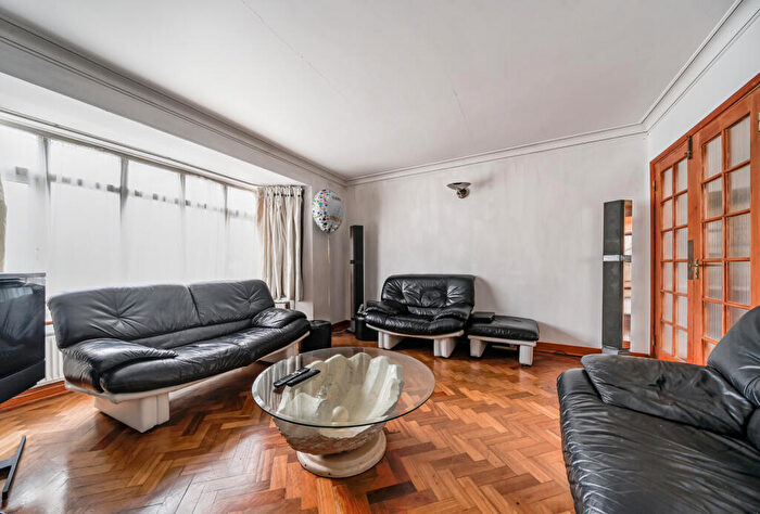 3 Bedroom Detached House For Sale In Greenhill Way, Wembley, Middlesex, HA9