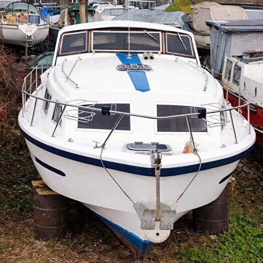 3 Bedroom Houseboat For Sale In Faversham, ME13