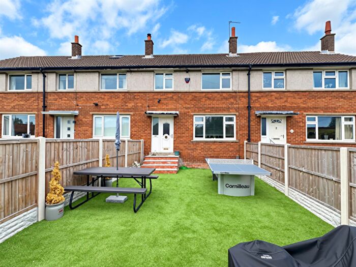 3 Bedroom Terraced House For Sale In Burnside Drive, Holmfirth, HD9