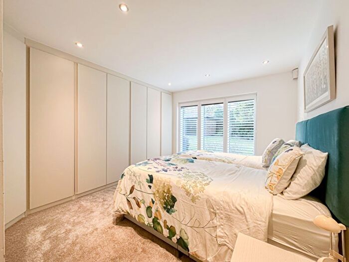 2 Bedroom Flat For Sale In Lyndhurst Road, Mossley Hill, Liverpool, L18