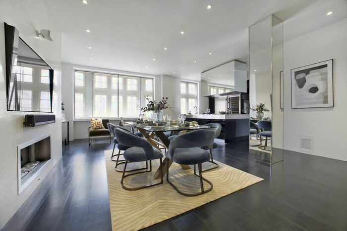 3 Bedroom Flat To Rent In Parkside, London, SW1X