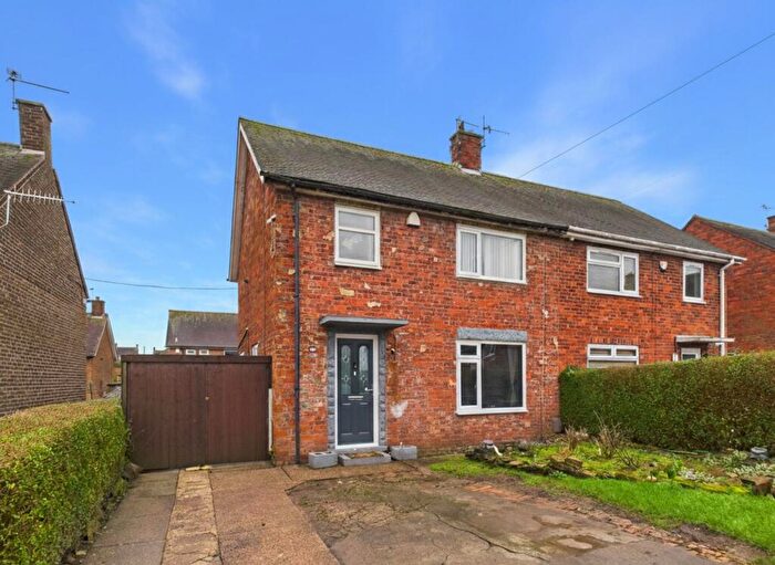 3 Bedroom Semi Detached House For Sale In Elswick Close, Bestwood Park, Nottingham, NG5