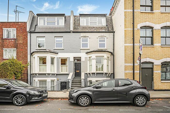 1 Bedroom Flat For Sale In Homestead Road, Parsons Green, SW6