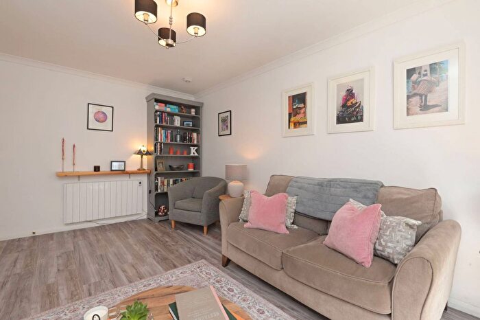 1 Bedroom Flat For Sale In Hopetoun Crescent, Broughton, Edinburgh, EH7