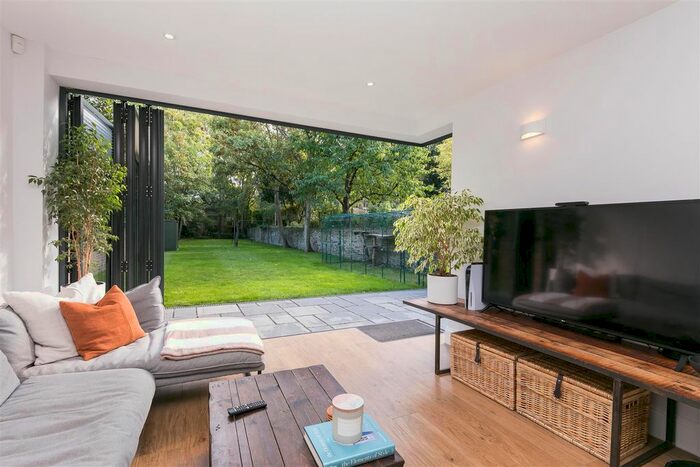 1 Bedroom Flat To Rent In Mercers Road, Tufnell Park, N19