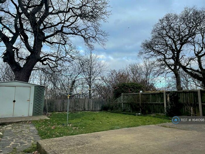 2 Bedroom Bungalow To Rent In Granby Road, Bournemouth, BH9