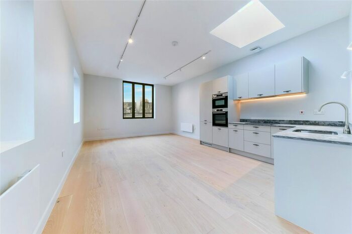 3 Bedroom Detached House To Rent In Marischal Road, London, SE13