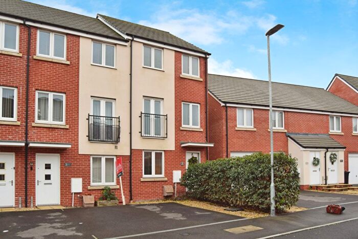 3 Bedroom End Terrace House For Sale In Brimley Grove, Bridgwater, TA6