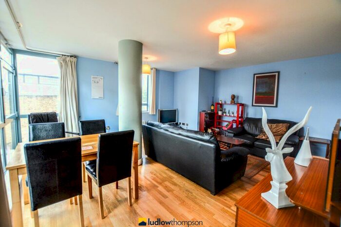 2 Bedroom Flat To Rent In Wapping Lane, London, E1W