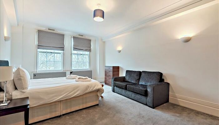 5 Bedroom Flat To Rent In Strathmore Court, London, NW8