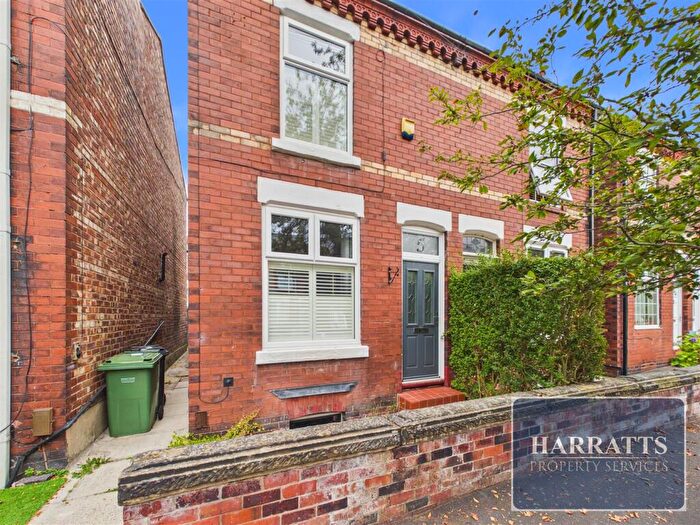 2 Bedroom Semi-Detached House For Sale In Clwyd Avenue, Stockport, SK3