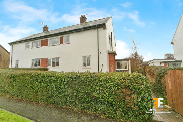 3 Bedroom Semi-Detached House For Sale In Waen Road, Glanwydden, LL31