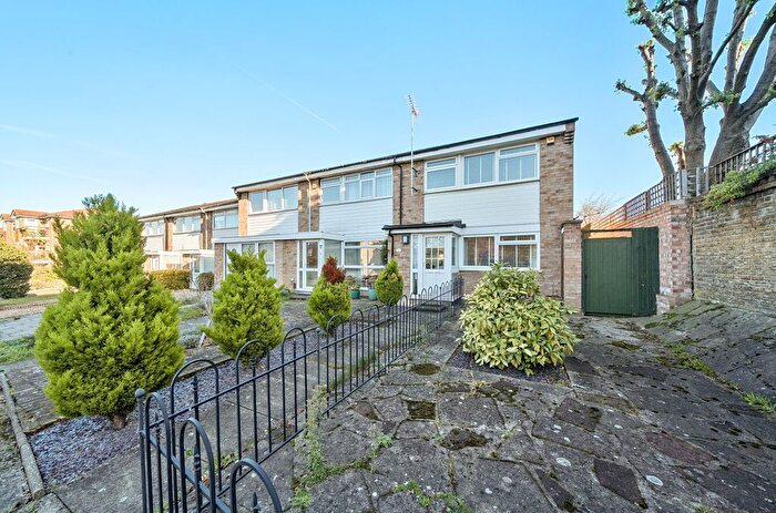 3 Bedroom End Terrace House For Sale In Langford Place, Sidcup, DA14