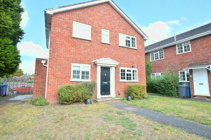 1 Bedroom Maisonette To Rent In Sheridan Court, Ray Lea Road, Maidenhead, Berkshire, SL6