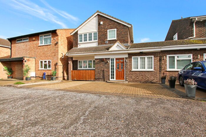 4 Bedroom Detached House For Sale In Sherborne Close, Colnbrook, Slough, SL3