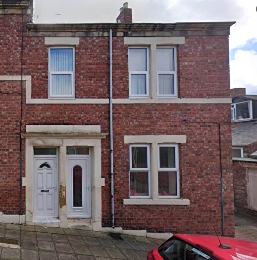 3 Bedroom Flat To Rent In Rosebery Avenue, Gateshead, NE8