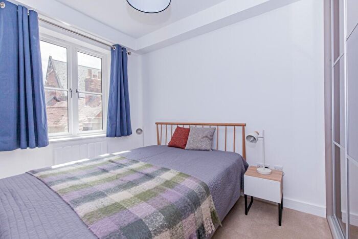 2 Bedroom Apartment To Rent In High Street, Oxford, OX1
