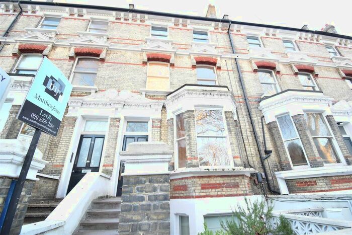 1 Bedroom Flat To Rent In St. Andrews Square, Surbiton, KT6