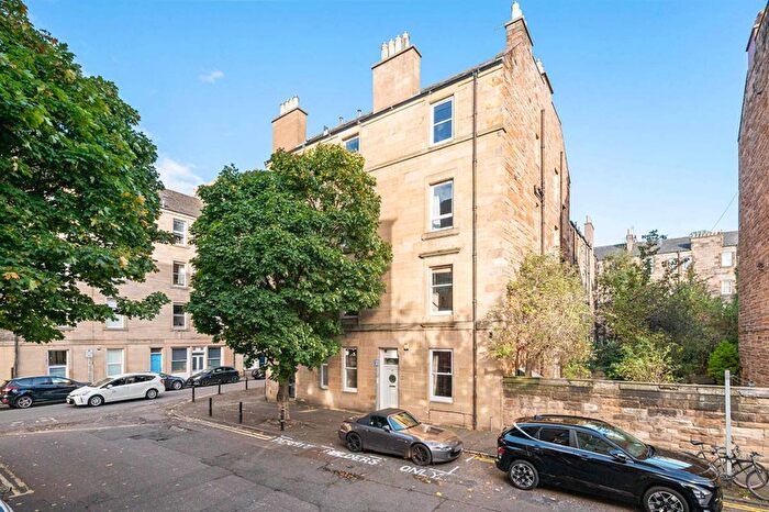 3 Bedroom Flat For Sale In Elgin Terrace, Hillside, Edinburgh, EH7
