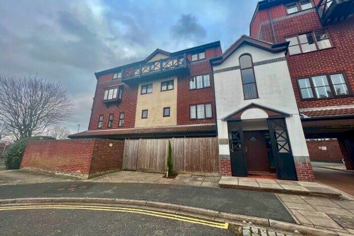 1 Bedroom Flat To Rent In Martells Court, Portsmouth, PO1