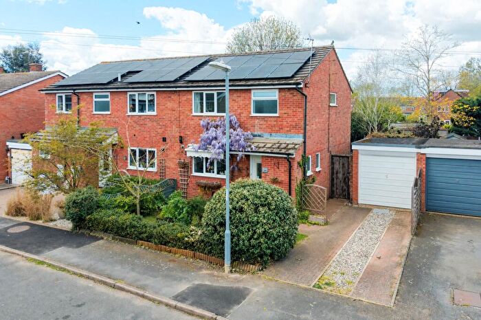 3 Bedroom Semi Detached House For Sale In Greenfields, St. Ives, Cambridgeshire, PE27