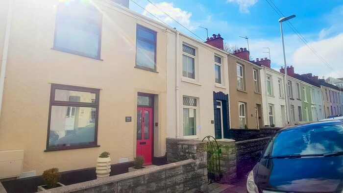 3 Bedroom Property To Rent In Kimberley Road, Sketty, Swansea, SA2