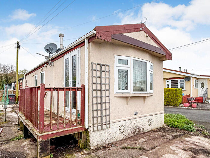 1 Bedroom Park Home For Sale In Lamaleach Drive, Freckleton, Preston, Lancashire, PR4